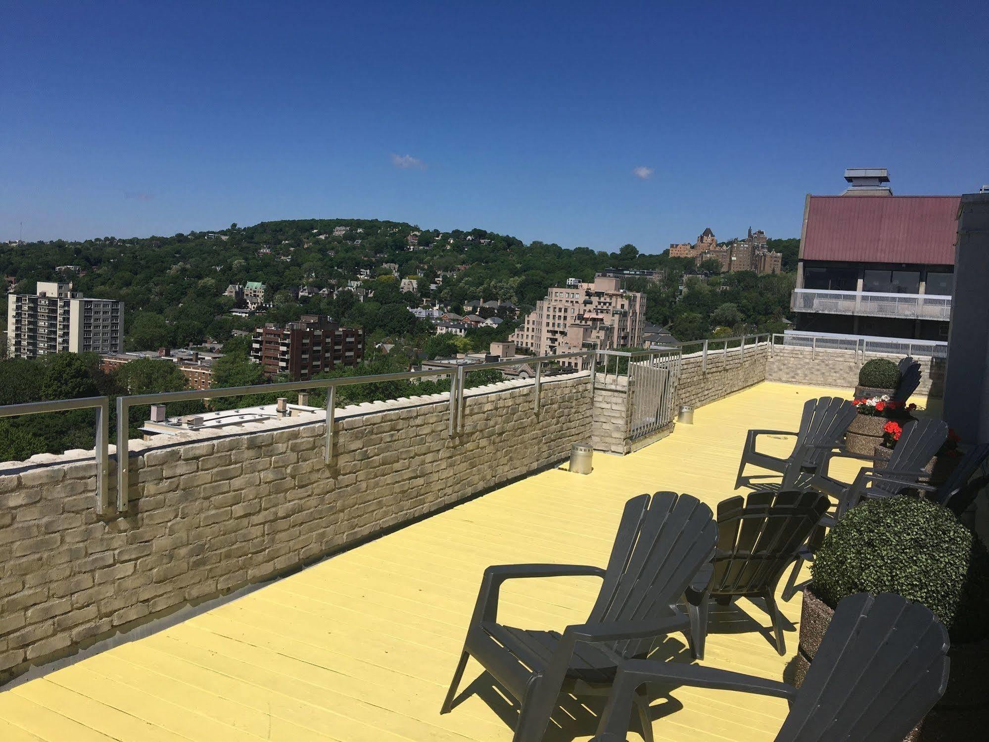 Hotel La Tour Belvédѐre Montréal Esterno foto